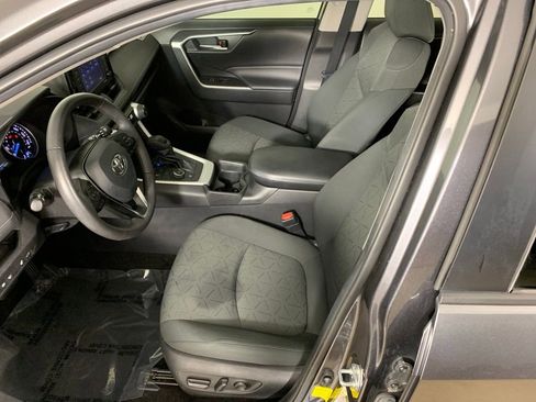 Used 2021 Toyota RAV4 XLE w/ Convenience Package AWD/4WD image 27