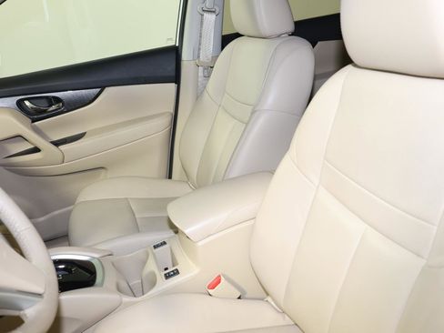 Used 2015 Nissan Rogue SL image 24