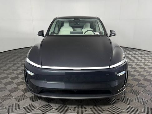 Used 2026 Tesla Model Y 2WD image 28