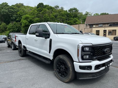 New 2026 Ford F350 XLT w/ XLT Premium Package AWD/4WD image 4
