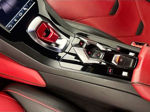 Used 2021 Lamborghini Huracan EVO image 17