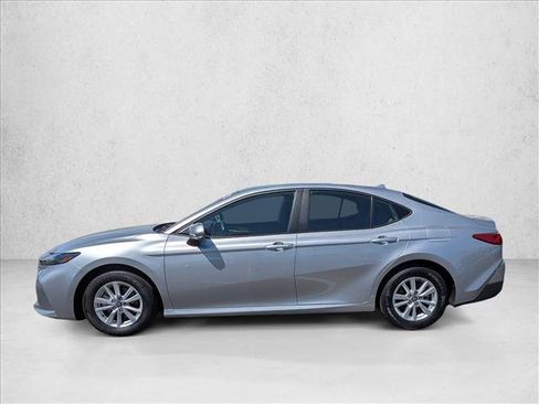 Used 2025 Toyota Camry LE FWD image 9