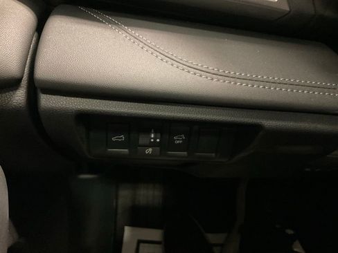 Used 2025 Subaru Outback Touring XT AWD/4WD image 12