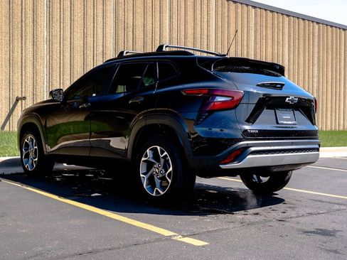Certified 2024 Chevrolet Trax LT w/ Driver Confidence Package FWD image 7