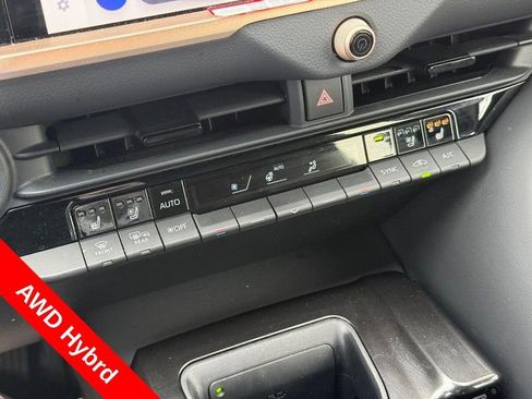 Used 2025 Toyota Crown Signia w/ Tow-Hitch Package (TMS) AWD/4WD image 28