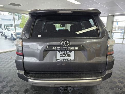 Used 2022 Toyota 4Runner TRD Off-Road Premium image 4