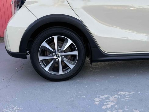 Used 2018 Toyota Prius C Two image 38