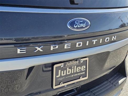 Used 2024 Ford Expedition XLT image 37
