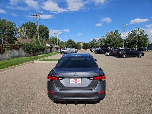 Used 2022 Nissan Sentra SV FWD image 6