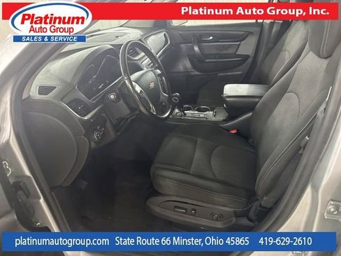 Used 2017 Chevrolet Traverse LT image 11