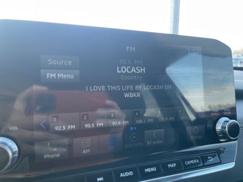 Used 2024 Mitsubishi Outlander SE image 12