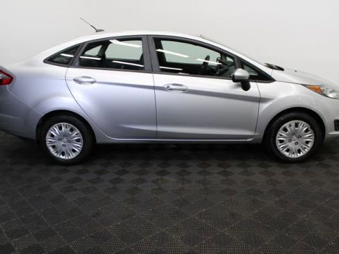 Used 2014 Ford Fiesta S FWD image 4