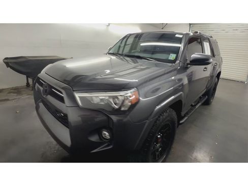 Used 2022 Toyota 4Runner SR5 Premium w/ Moonroof Package AWD/4WD image 4