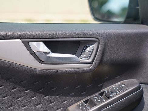 Used 2020 Ford Escape SE FWD image 24