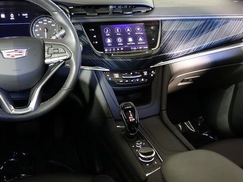 Used 2024 Cadillac XT6 Premium Luxury w/ Technology Package AWD/4WD image 17