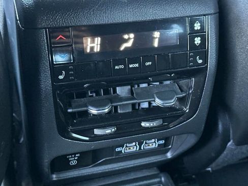 Used 2024 Jeep Grand Cherokee L Limited w/ Luxury Tech Group II image 15