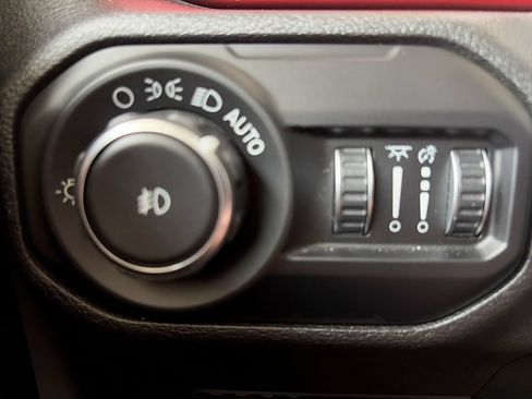 Used 2021 Jeep Wrangler Rubicon AWD/4WD image 18