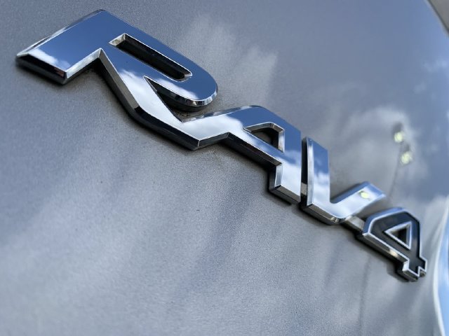 Used 2021 Toyota RAV4 XLE Premium FWD image 43