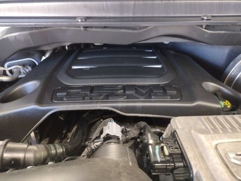 Used 2022 RAM 1500 Laramie AWD/4WD image 9