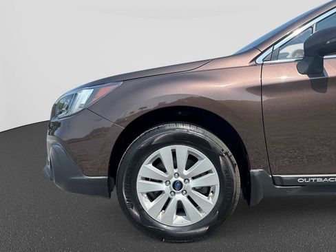 Used 2019 Subaru Outback 2.5i Premium w/ Popular Package #2 AWD/4WD image 14