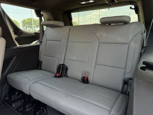 Used 2024 Chevrolet Tahoe Z71 w/ Luxury Package AWD/4WD image 29