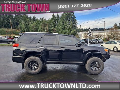 Used 2010 Toyota 4Runner SR5 image 2