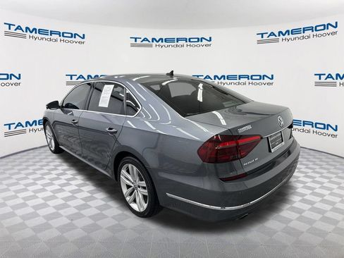 Used 2018 Volkswagen Passat 2.0T SE FWD image 3
