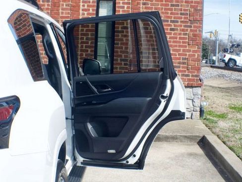 Used 2023 Lexus LX 600 4WD w/ Interior Upgrade Package image 42