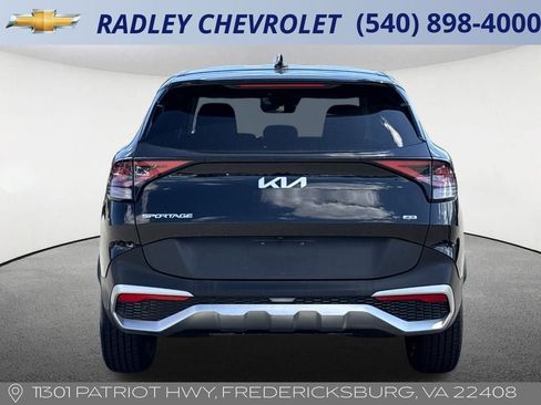 Used 2024 Kia Sportage LX image 4