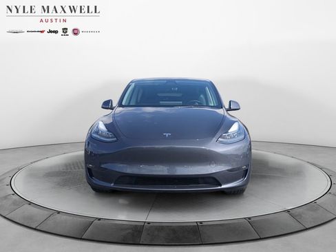 Used 2021 Tesla Model Y Long Range AWD/4WD image 18
