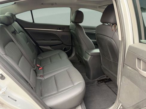 Used 2017 Hyundai Elantra Limited w/ Limited Tech Package 04 image 16
