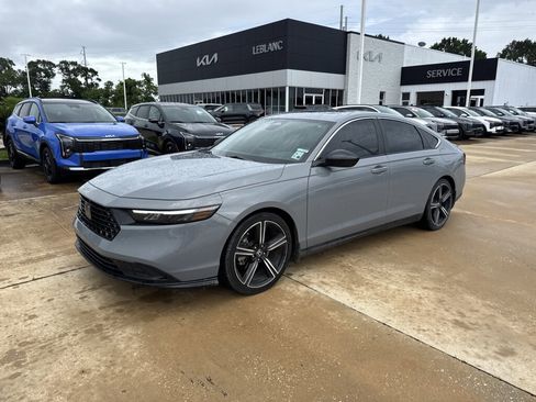 Used 2024 Honda Accord Sport image 2