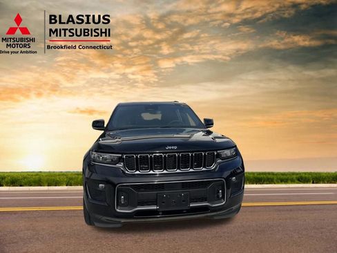 Used 2023 Jeep Grand Cherokee L Overland w/ Luxury Tech Group IV image 8