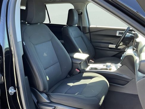 Certified 2022 Ford Explorer XLT image 17