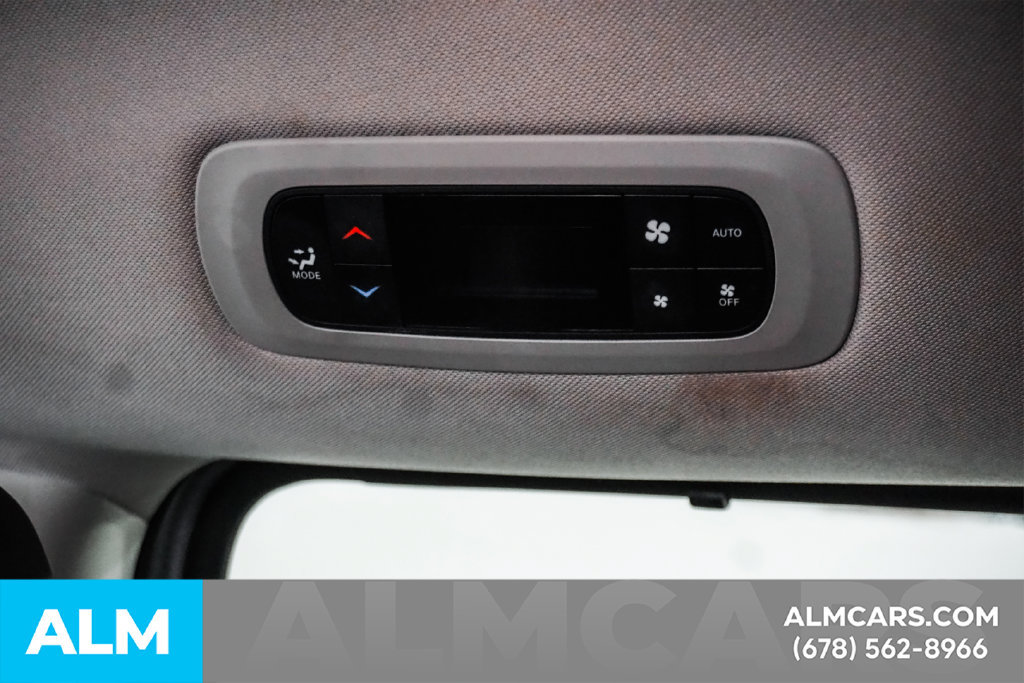 Used 2023 Chrysler Pacifica Touring-L FWD image 53