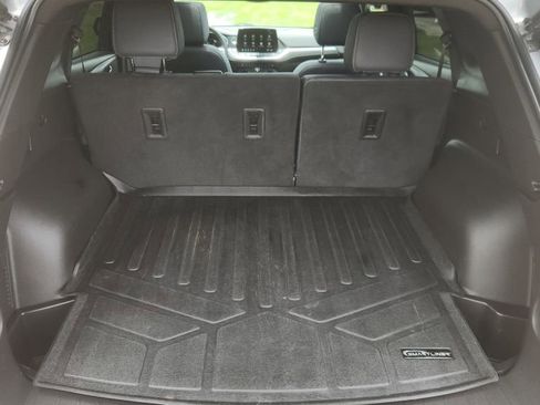 Used 2023 Chevrolet Blazer RS FWD image 9