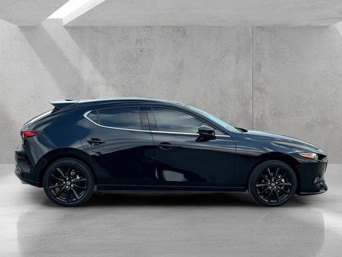 New 2026 MAZDA MAZDA3 Hatchback w/Premium Plus Pkg image 4