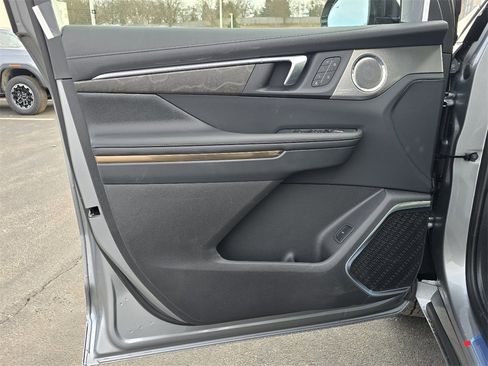 New 2026 Buick Enclave Avenir w/ Super Cruise Package image 11