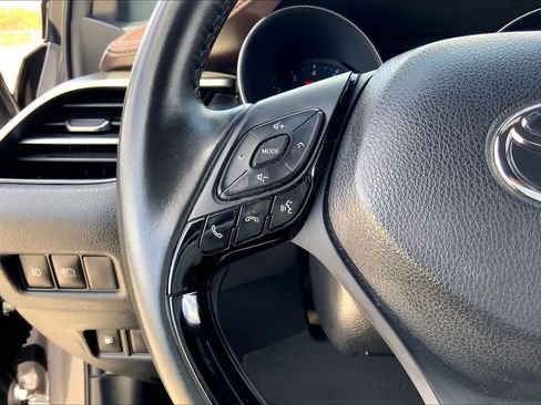 Used 2019 Toyota C-HR Limited FWD image 23