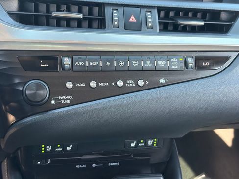 Used 2020 Lexus ES 350 w/ Premium Package FWD image 25