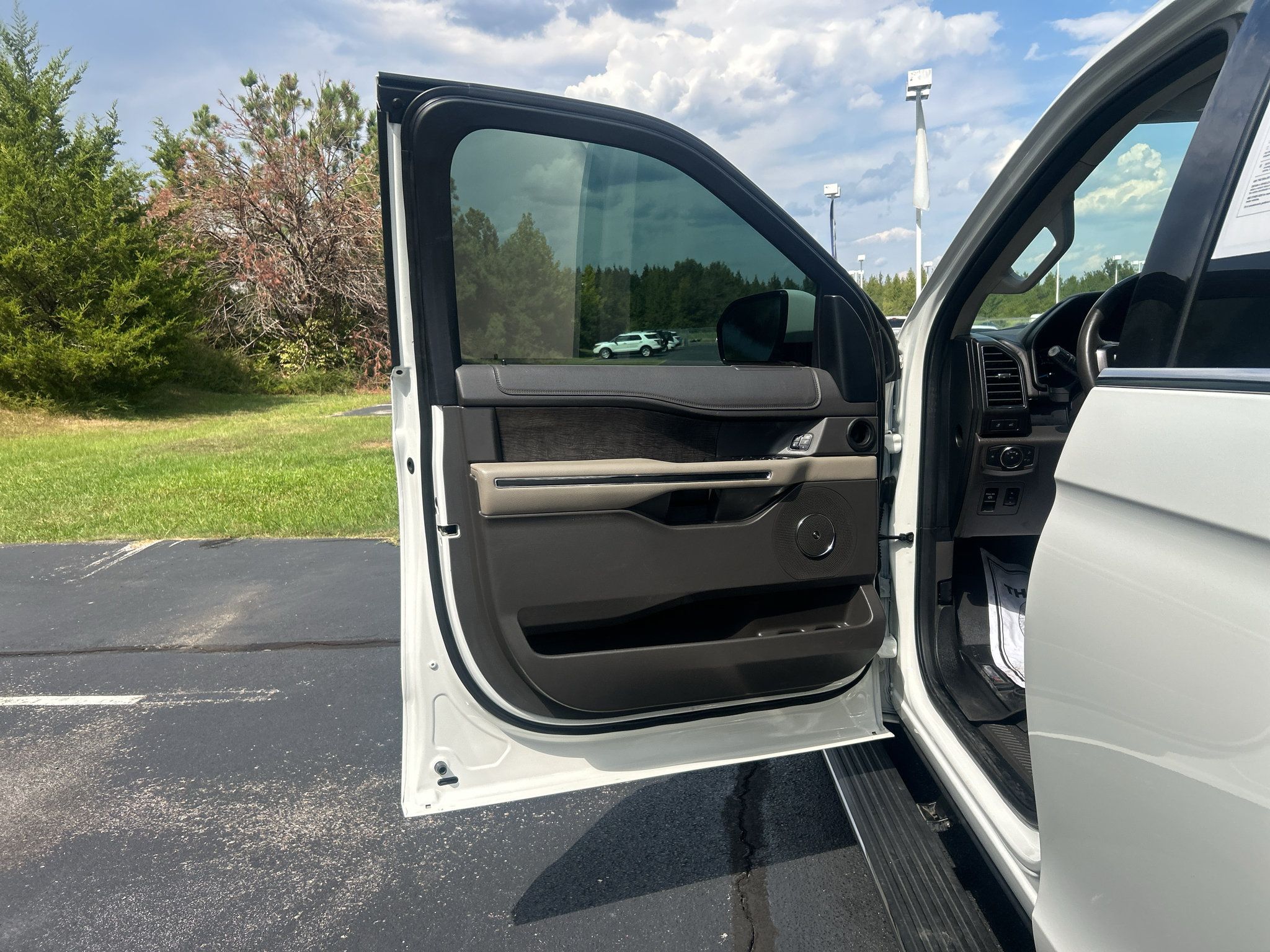 Used 2021 Ford Expedition Limited RWD image 20