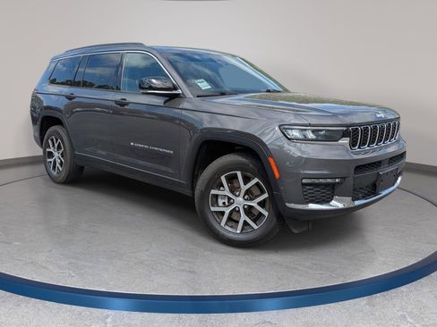 Used 2024 Jeep Grand Cherokee L Limited w/ Luxury Tech Group II AWD/4WD image 3