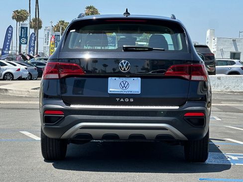 Used 2023 Volkswagen Taos S w/ Driver Assistance Package FWD image 5
