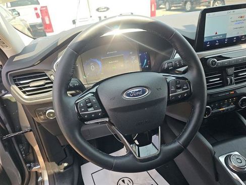 Certified 2022 Ford Escape Titanium w/ Class II Trailer Tow Package image 7