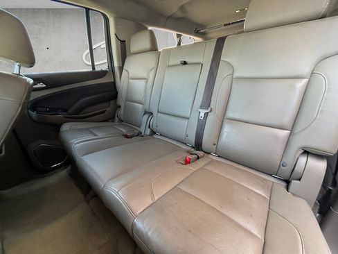 Used 2018 Chevrolet Suburban LT image 27
