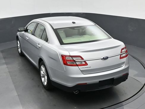 Used 2017 Ford Taurus SE image 53