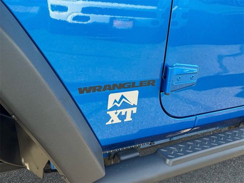 Used 2016 Jeep Wrangler Sport image 9