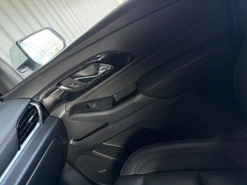 Used 2023 Chevrolet Traverse RS AWD/4WD image 43