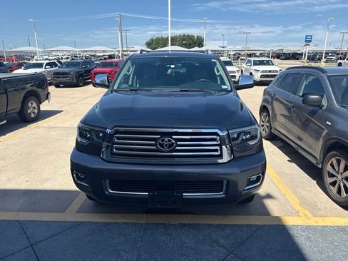 Used 2021 Toyota Sequoia Platinum AWD/4WD image 2