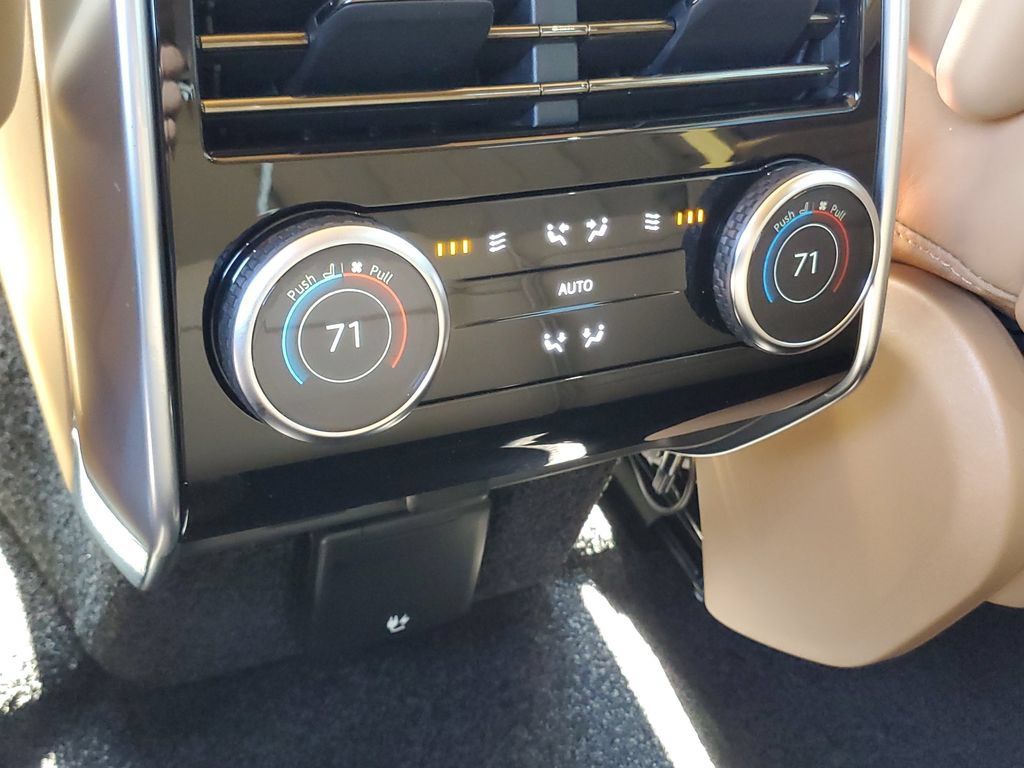 New 2026 Land Rover Range Rover SE AWD/4WD image 29